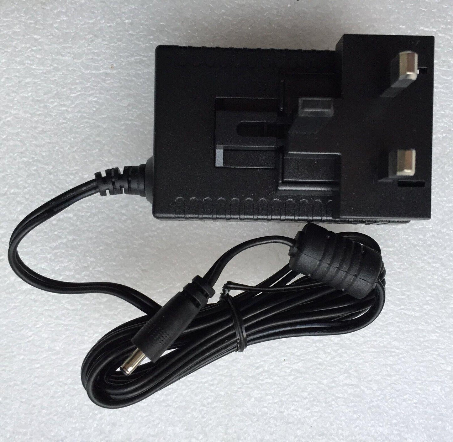 New Original Adapter Tech UK Ac Adapter&Cord Model-STD-05030V USA 5V-3A 15W Max@